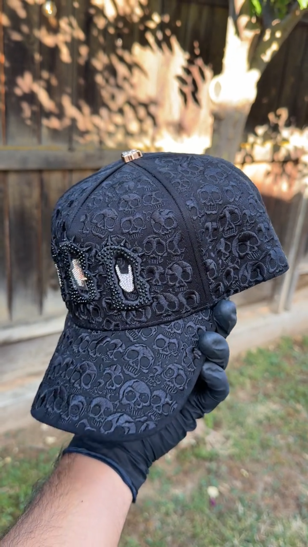 BBB HAND SKULL