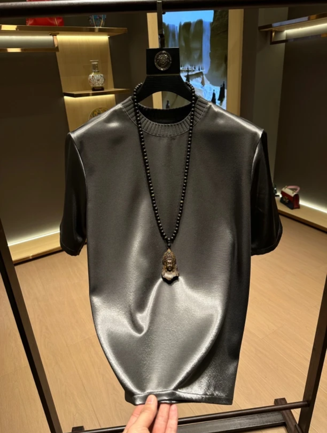 Minimalist high-end silky casual T-shirt